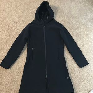Lululemon navy blue lightweight rain coat. Size 8.